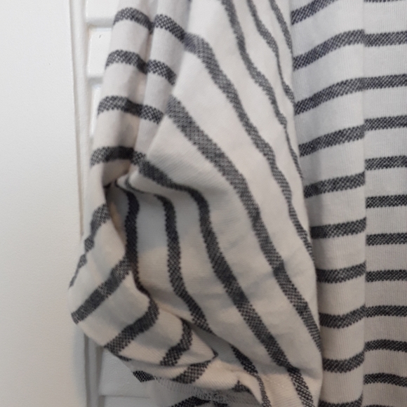 Striped Shirt w/ twisted short sleeves Top - Picture 8 of 8